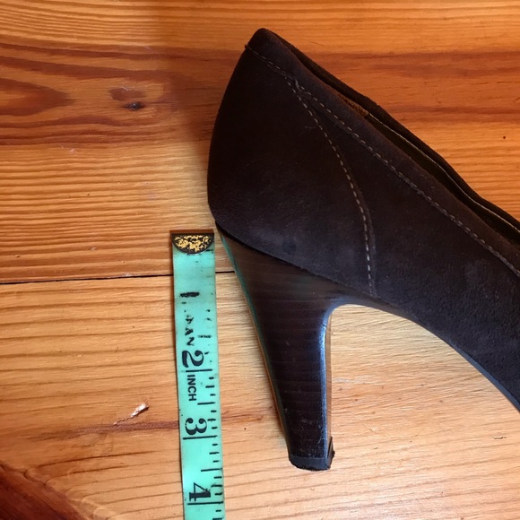Ann Taylor Loft Brown Suede Pointed Toe Pumps, EUC, 7 - Picture 7 of 9